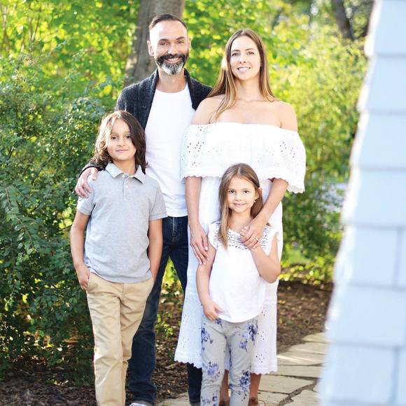 Meet your Posher, Cassandra - Picture 1 of 1